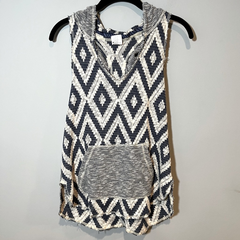 Maaji Activewear Racerback Diamond Patterned Tank Top Hoodie Knit Cover Up